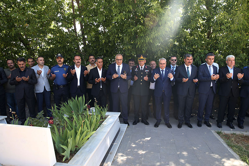 2023.07.15 Muş ve Bitlis'te 15 Temmuz Dolayısıyla Şehitliklerde Tören Düzenlendi (6)
