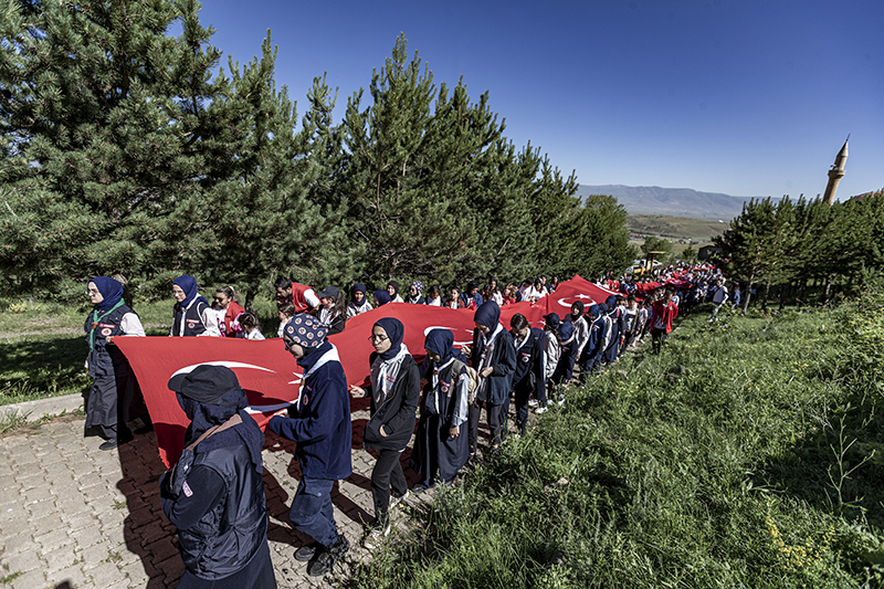 2023.07.14 Erzurumlu Gençler 15 Temmuz Yürüyüşünde 500 Metrelik Türk Bayrağı Taşıdı (3)