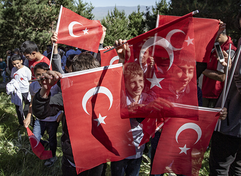 2023.07.14 Erzurumlu Gençler 15 Temmuz Yürüyüşünde 500 Metrelik Türk Bayrağı Taşıdı (5)
