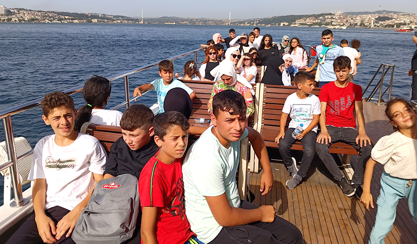 Yaz-Kur’an-kursu-öğrencileri-İstanbul’u-gezdi01