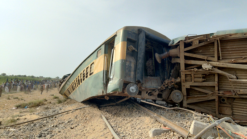 20230806 Pakistan Yolcu Treni Kazası (7)