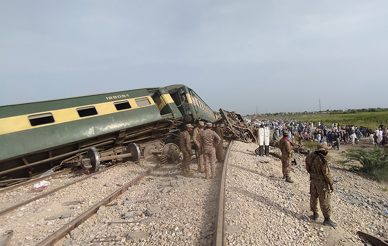 20230806 Pakistan Yolcu Treni Kazası (8)