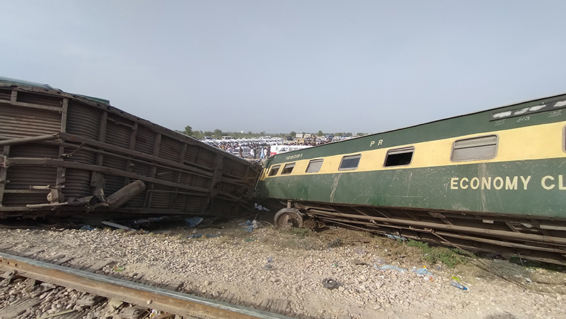 20230806 Pakistan Yolcu Treni Kazası (9)