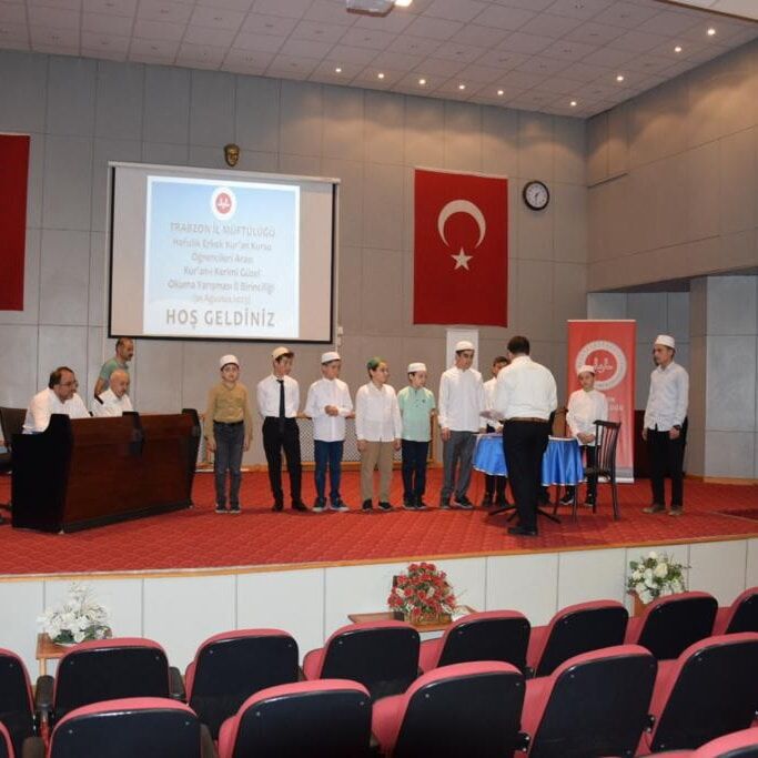 Trabzon'da Kur'an kursu öğrencileri yarıştı (6)
