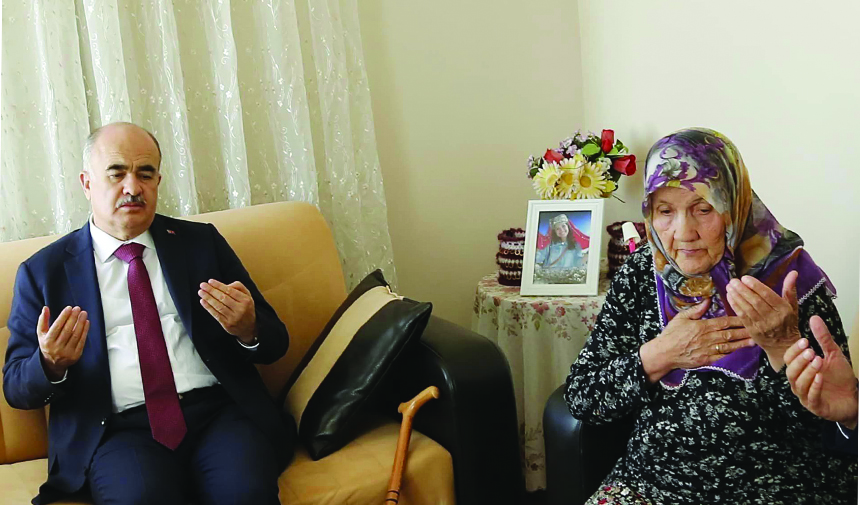 Şehit Öğretmen Aybüke Yalçın’ın ailesi ziyaret edildi (7)