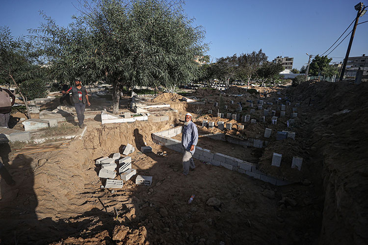 Gazze'deki mezarlık görevlisi Gördüğüm çocuk cesetleri nedeniyle uyuyamıyorum (3)