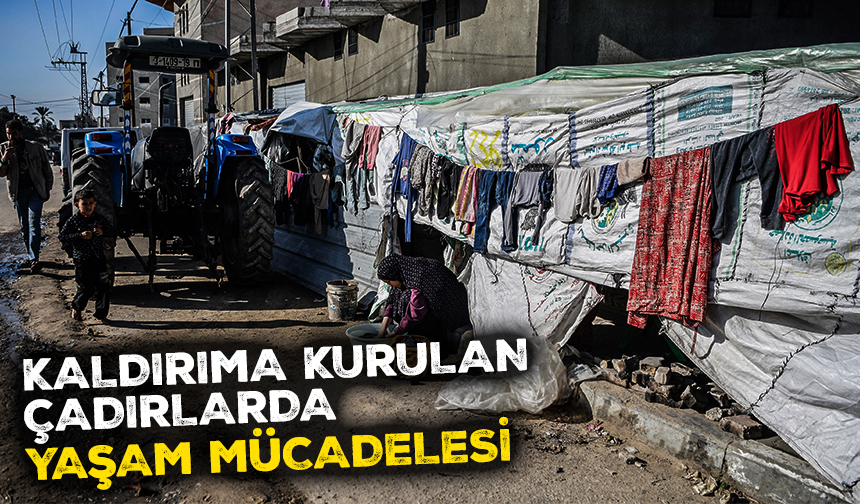 Refah'a sığınan Filistinliler, kaldırımlarda kurdukları çadırlarda yaşam mücadelesi veriyor