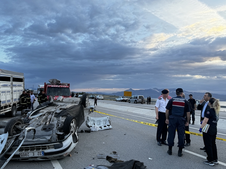 Burdur'daki Trafik Kazasında 3 Kişi Hayatını Kaybetti, 2 Kişi Yaralandı 2