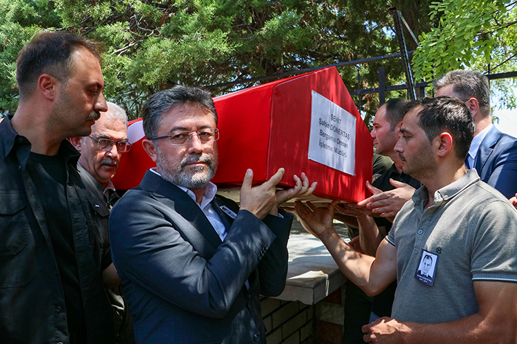 Şehit Ormancı Şahin Dönertaş'ın Cenazesi, Memleketi Manisa'da Toprağa Verildi 2