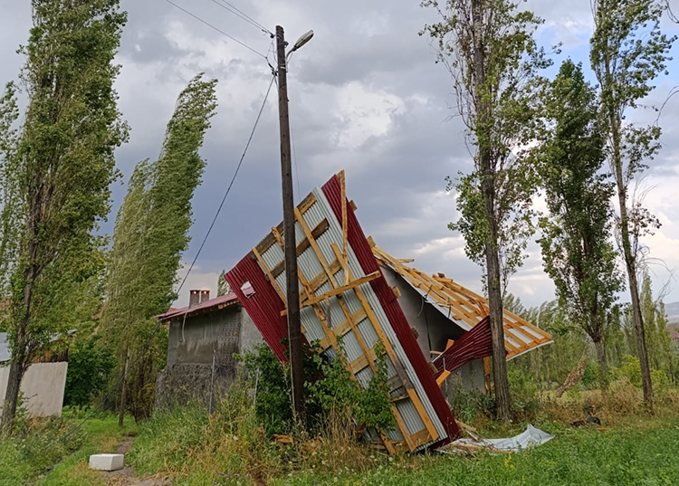 Erzurum Ve Kars'ta Sel, Trabzon'da Ise Şiddetli Yağış Etkili Oldu 2