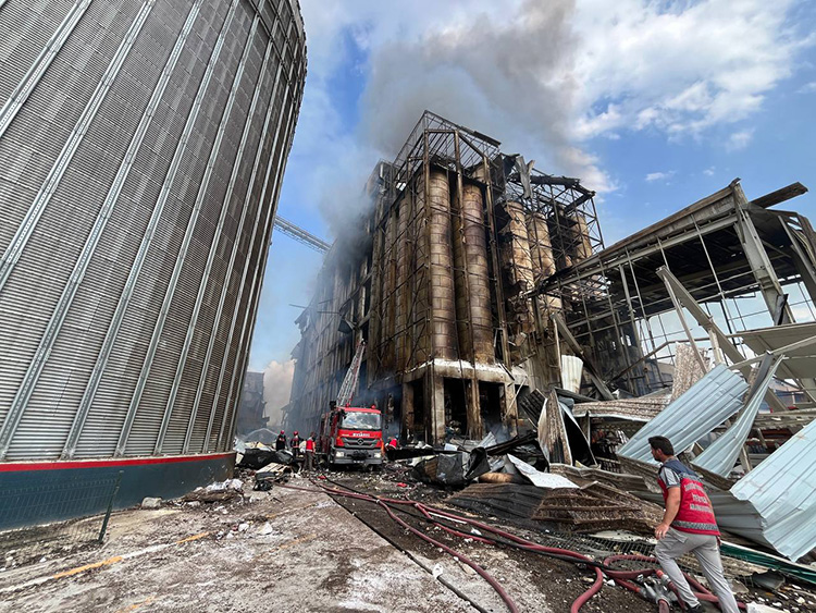 Sakarya'da Makarna Fabrikasındaki Patlamada 30 Kişi Yaralandı 3