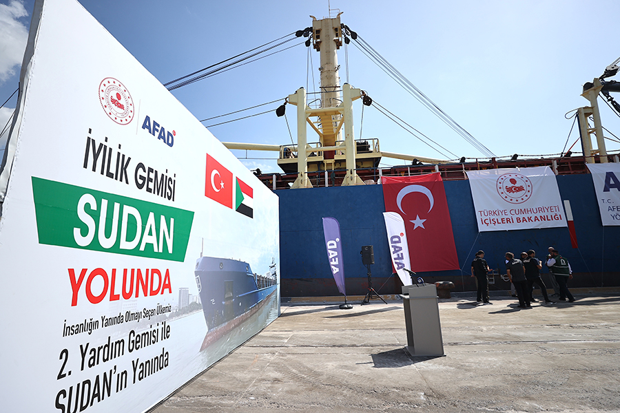 Sudan'a Insani Yardım Malzemesi Ulaştıracak Gemi Mersin'den Uğurlandı (1)