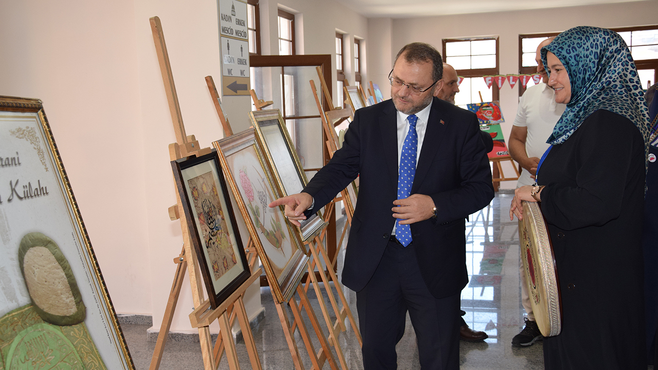 Dr Kondi Karakter Inşası Tevhidi Hayatın Merkezine Taşımakla Başlar 09