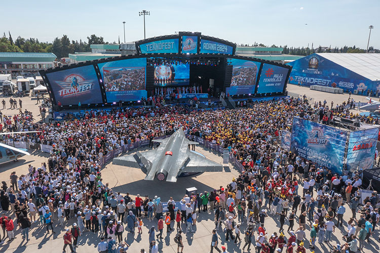 Teknofest Adana'da Ikinci Gün Etkinlikleri Başladı 3