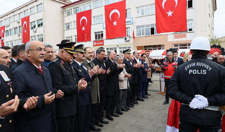 Şehit Polis Ogün Yürümez Son Yolculuğuna Uğurlandı 3