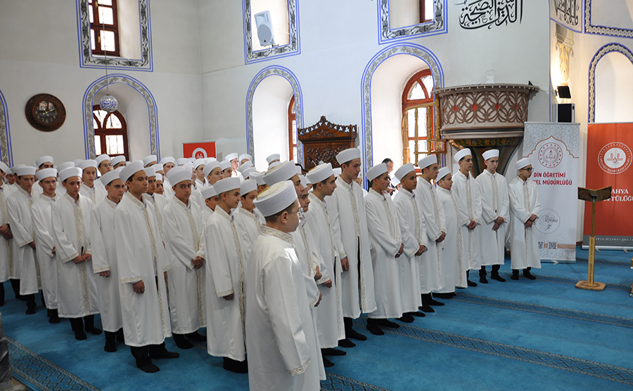 2024.12.15 Kütahya'da Hafızlığı Tamamlayan 95 Öğrenci İçin İcazet Töreni Yapıldı (2)