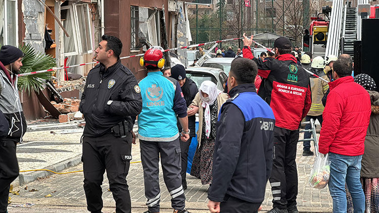 Beylikdüzü'nde Bir Dairede Patlama Meydana Geldi 3