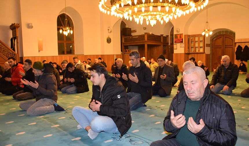 Sarıgül Tükenen Ömür Ibadet Ve Tefekkürle Anlam Bulur 04