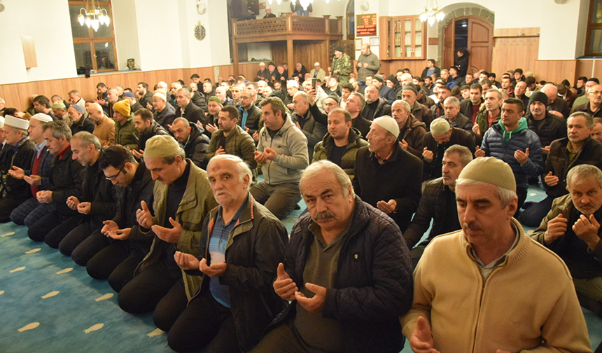 Kırbıyık Regaib Gecesi Rahmet Mevsiminin Ilk Cemresidir 06