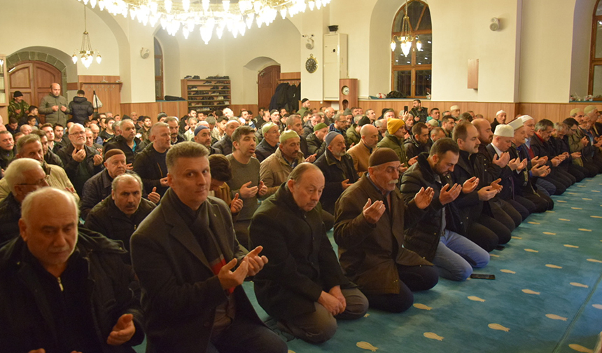 Kırbıyık Regaib Gecesi Rahmet Mevsiminin Ilk Cemresidir 07