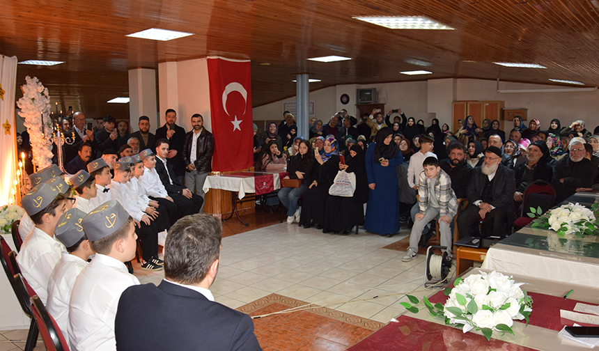 Örgün Eğitimle Birlikte 15 Ayda Hafız Oldular 06