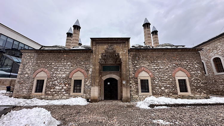 Osmanlı'nın Bosna Hersek'teki Mirası Gazi Hüsrev Bey Medresesi 488 Yıldır Eğitim Veriyor (4)