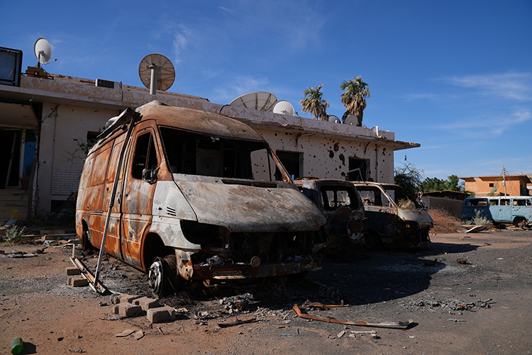 Sudan'ın Başkenti Hartum'un Umdurman Bölgesinde Düzenlenen Bombardımanda 120 Kişi Öldü 2