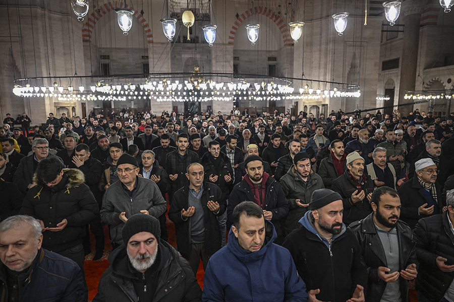 2025.02.13 İstanbul Süleymaniye Camii'nde Berat Kandili İdrak Edildi (4)