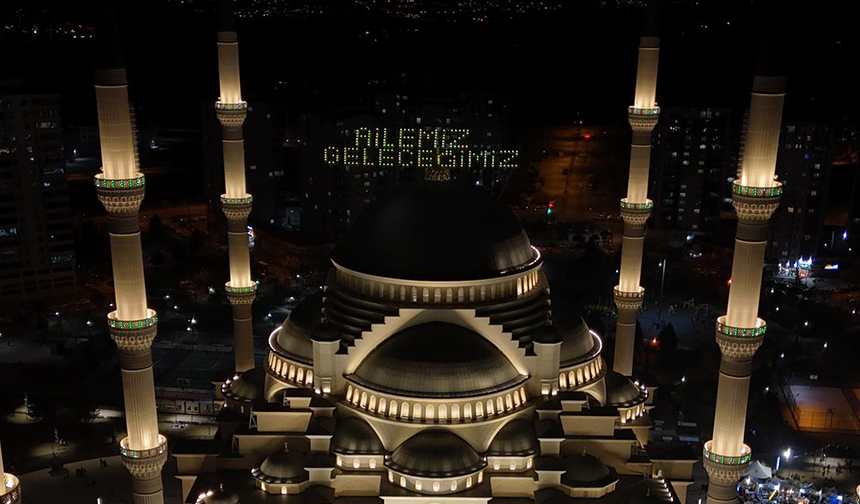 Ramazanın ikinci yarısında mahyalarda “aile” vurgusu