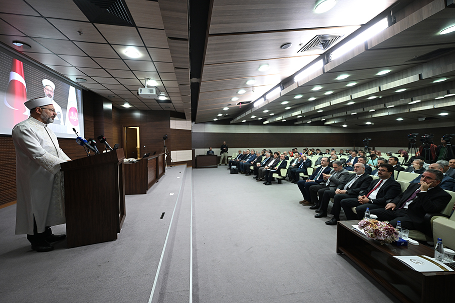 2025.04.28 Diyanet İşleri Başkanı Erbaş Uluslararası İnsan, Yalnızlık Ve Din Sempozyumunda Konuştu (6)