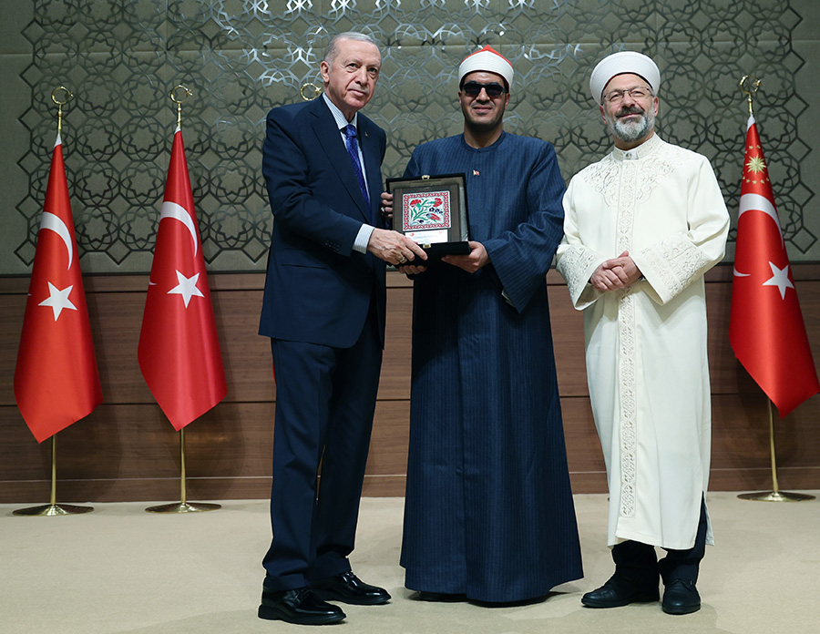 2025.04.30 Cumhurbaşkanı Erdoğan, Uluslararası Kur'an I Kerim'i Güzel Okuma Yarışması Programına Katıldı (15)