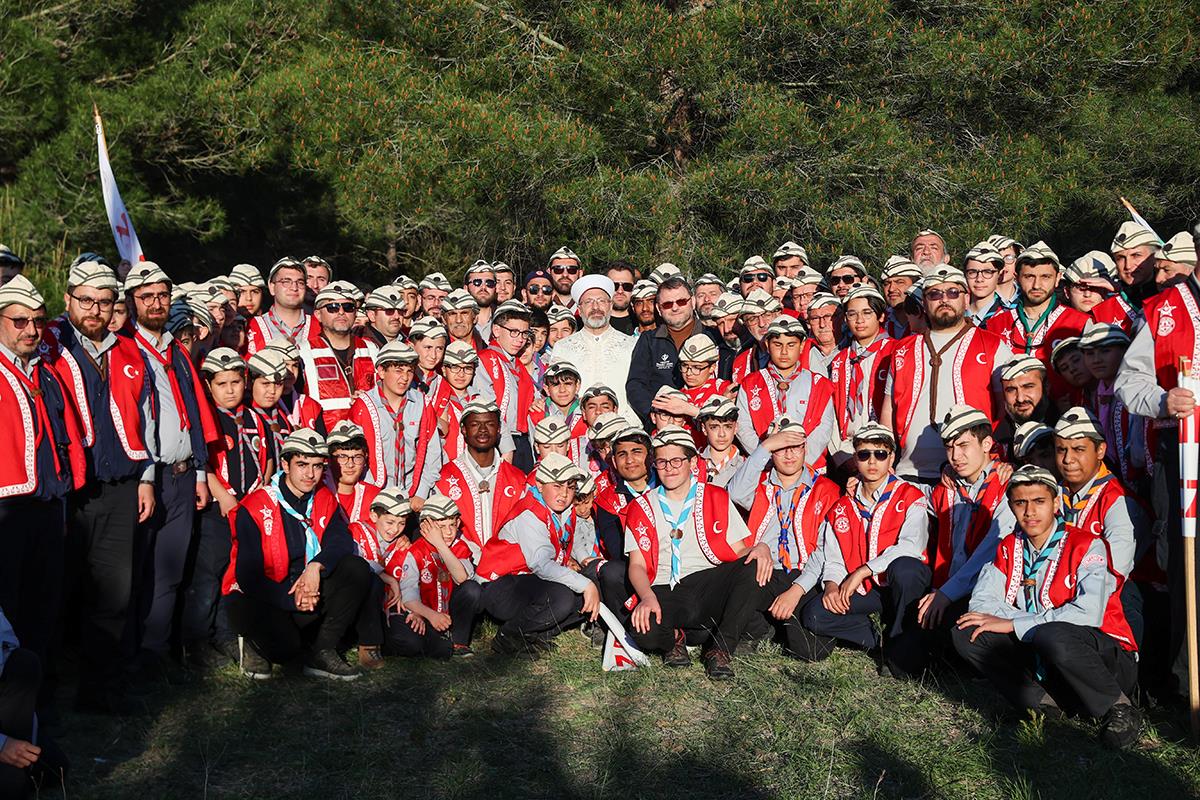 Prof. Dr. Erbaş Şehitlerimizi Ziyarete Geldik (13)
