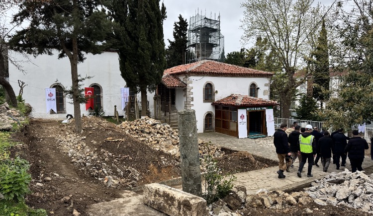 Sinop’ta 675 yıllık tarihi türbe onarılıyor