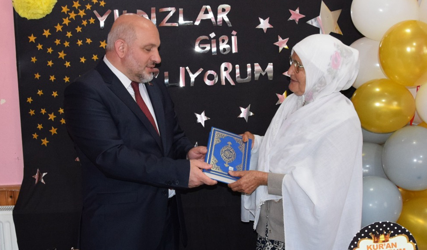 79 Yaşında Kur'an I Kerim Okumayı Öğrendi 1