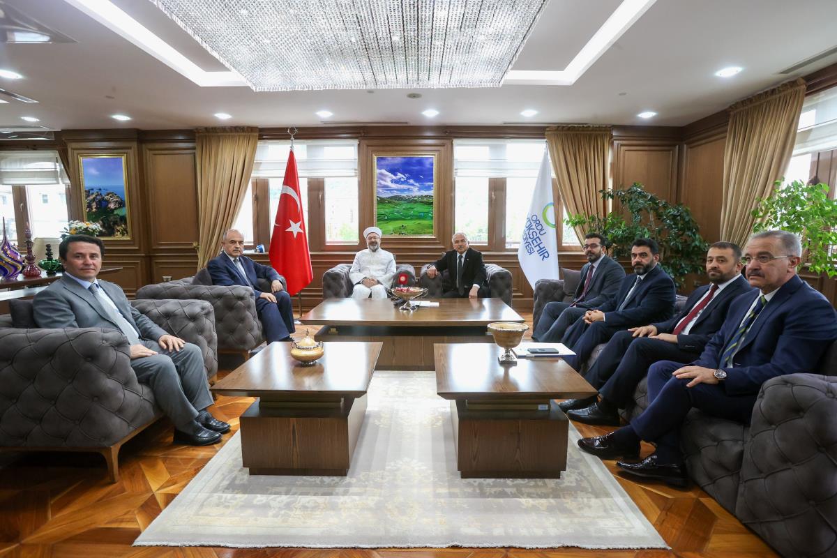 Diyanet İşleri Başkanı Erbaş, Ordu Büyükşehir Belediyesini Ziyaret Etti (1)