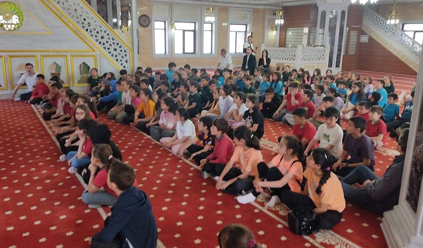 Espiyede Cami Çocuk Buluşması 3