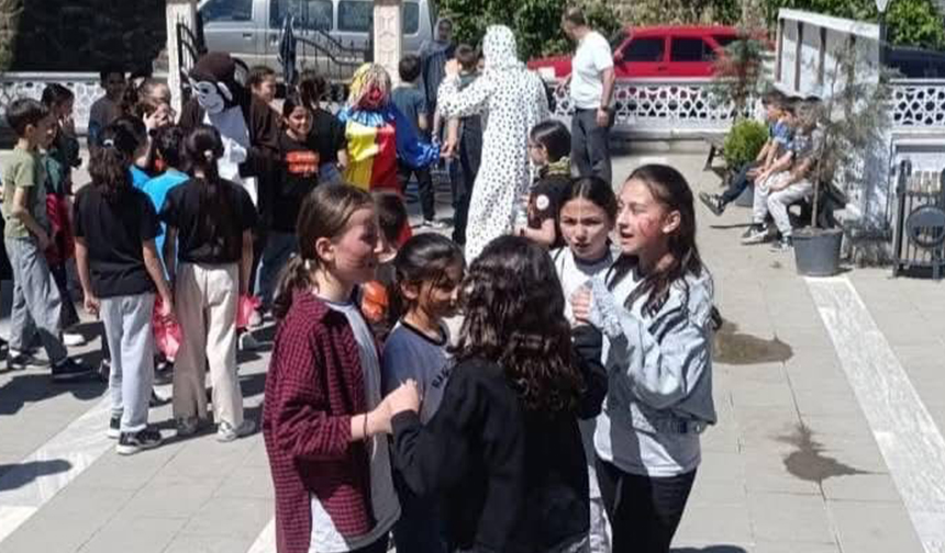 Espiyede Cami Çocuk Buluşması 4