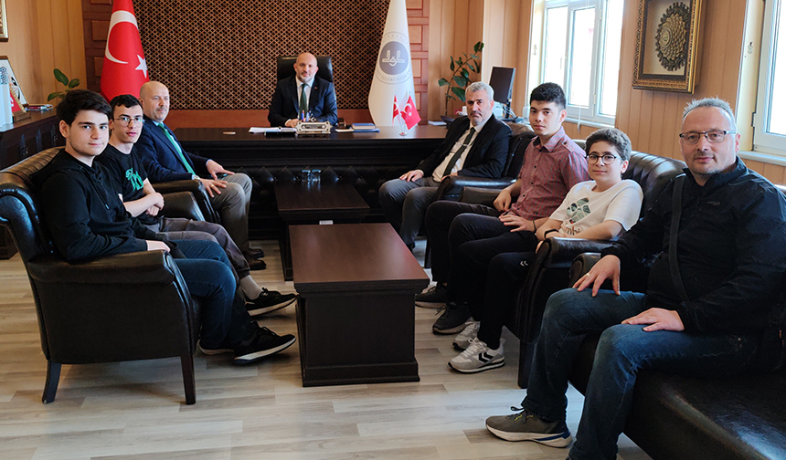 Giresun’da Lise Öğrencileri Ödüllerini Aldı 2