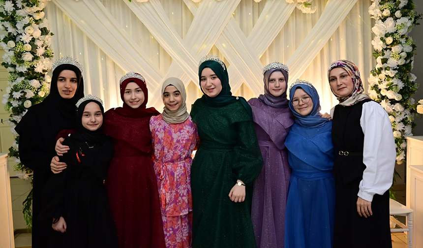 Örgün Eğitimle Birlikte 5 Öğrenci 15 Ayda Hafız Oldu 19