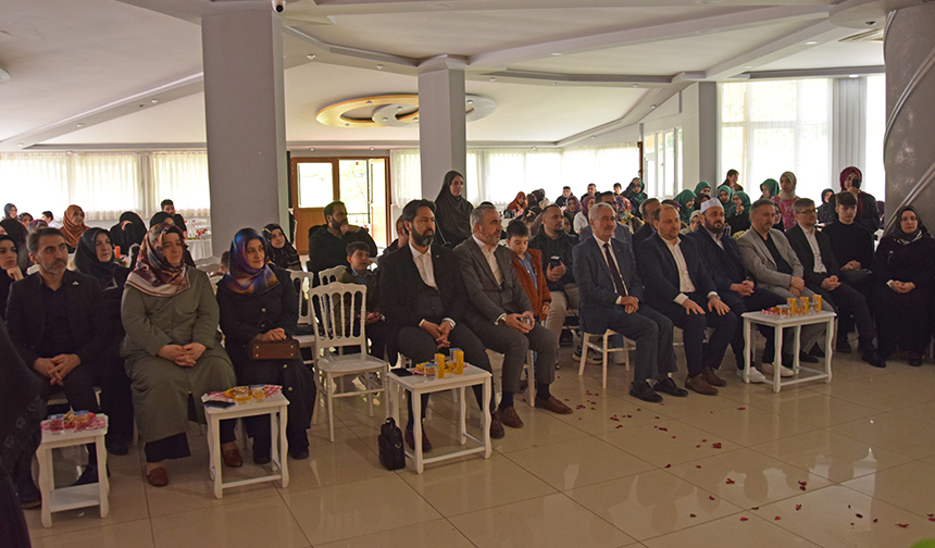 Örgün Eğitimle Birlikte 5 Öğrenci 15 Ayda Hafız Oldu 6