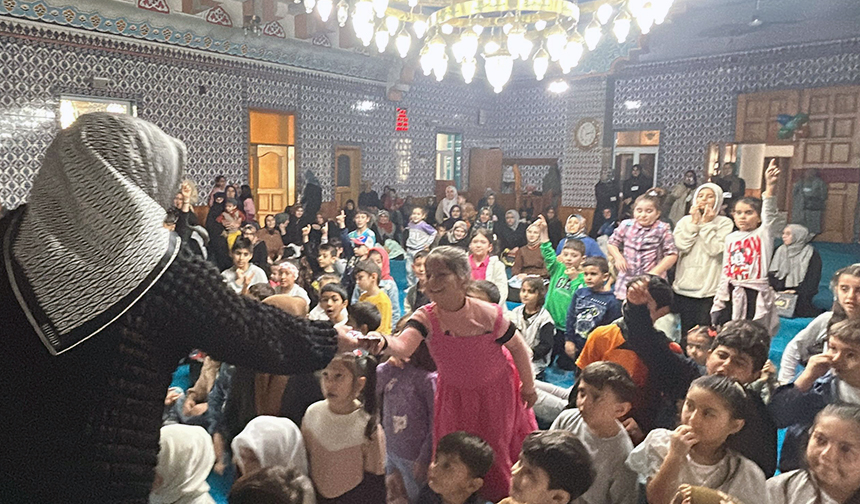 Pendikte Gelenek Cocuklu Camiler Bulusması01
