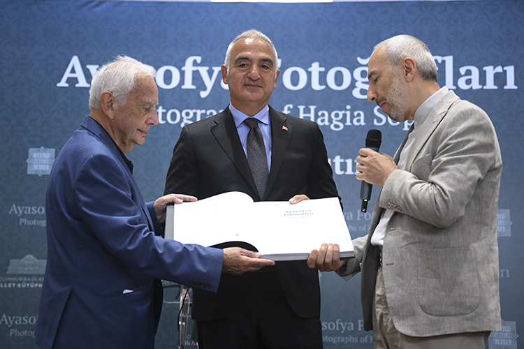 Bakan Ersoy, Ayasofya Fotoğrafları Kitabının Tanıtım Programı Ve Sergisinin Açılışına Katıldı (2)
