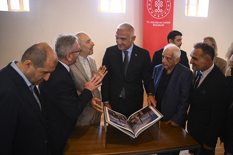 Bakan Ersoy, Ayasofya Fotoğrafları Kitabının Tanıtım Programı Ve Sergisinin Açılışına Katıldı (3)
