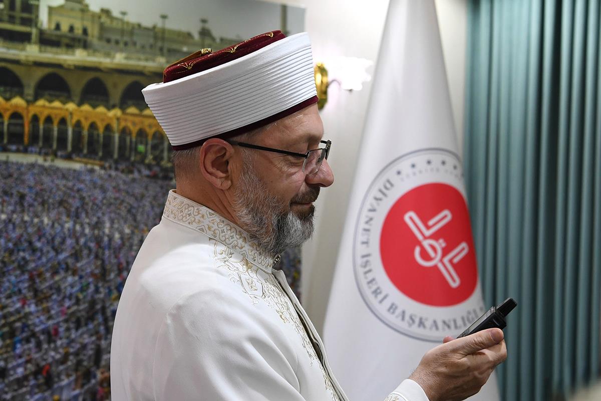 Diyanet İşleri Başkanı Erbaş’ın Talimatıyla Hacı Adaylarının Arafat’a Intikali Başladı (3)