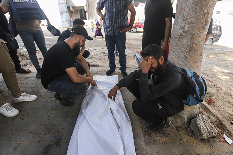 İsrail'in Gazze'de Yardım Bekleyenlere Saldırısında En Az 45 Kişi Hayatını Kaybetti (3)