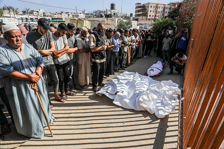 İsrail'in Gazze'ye Saldırıları Sonucu Aralarında Yardım Bekleyenlerin De Bulunduğu 21 Filistinli Hayatını Kaybetti 2