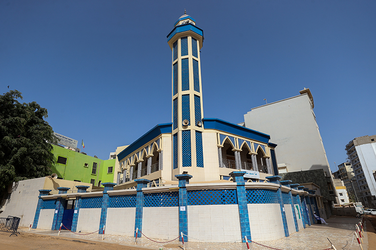 Senegal'de Camilerin Birbirinden Farklı Minareleri Göz Kamaştırıyor 2