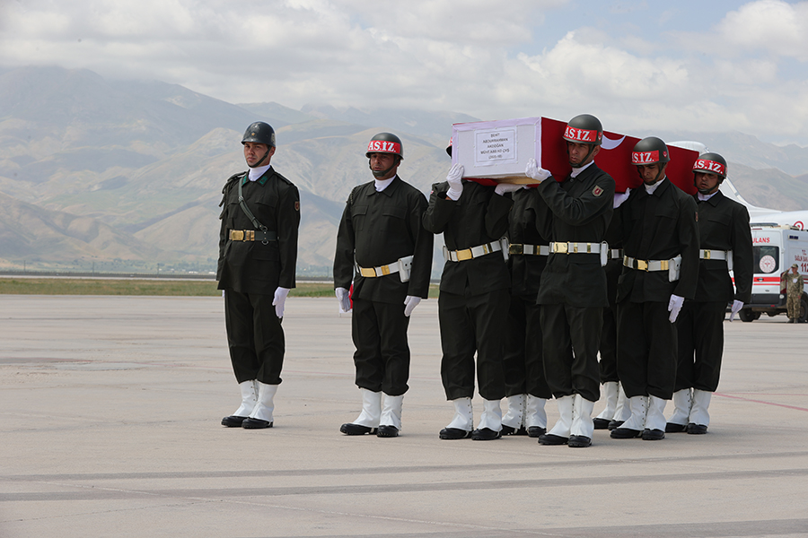 2025.07.07 Pençe Kilit Harekatı Bölgesinde Şehit Olan 6 Asker İçin Hakkari'de Tören Düzenlendi (13)