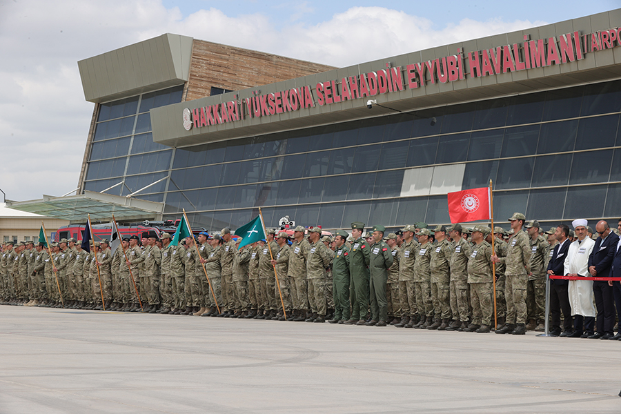 2025.07.07 Pençe Kilit Harekatı Bölgesinde Şehit Olan 6 Asker İçin Hakkari'de Tören Düzenlendi (20)
