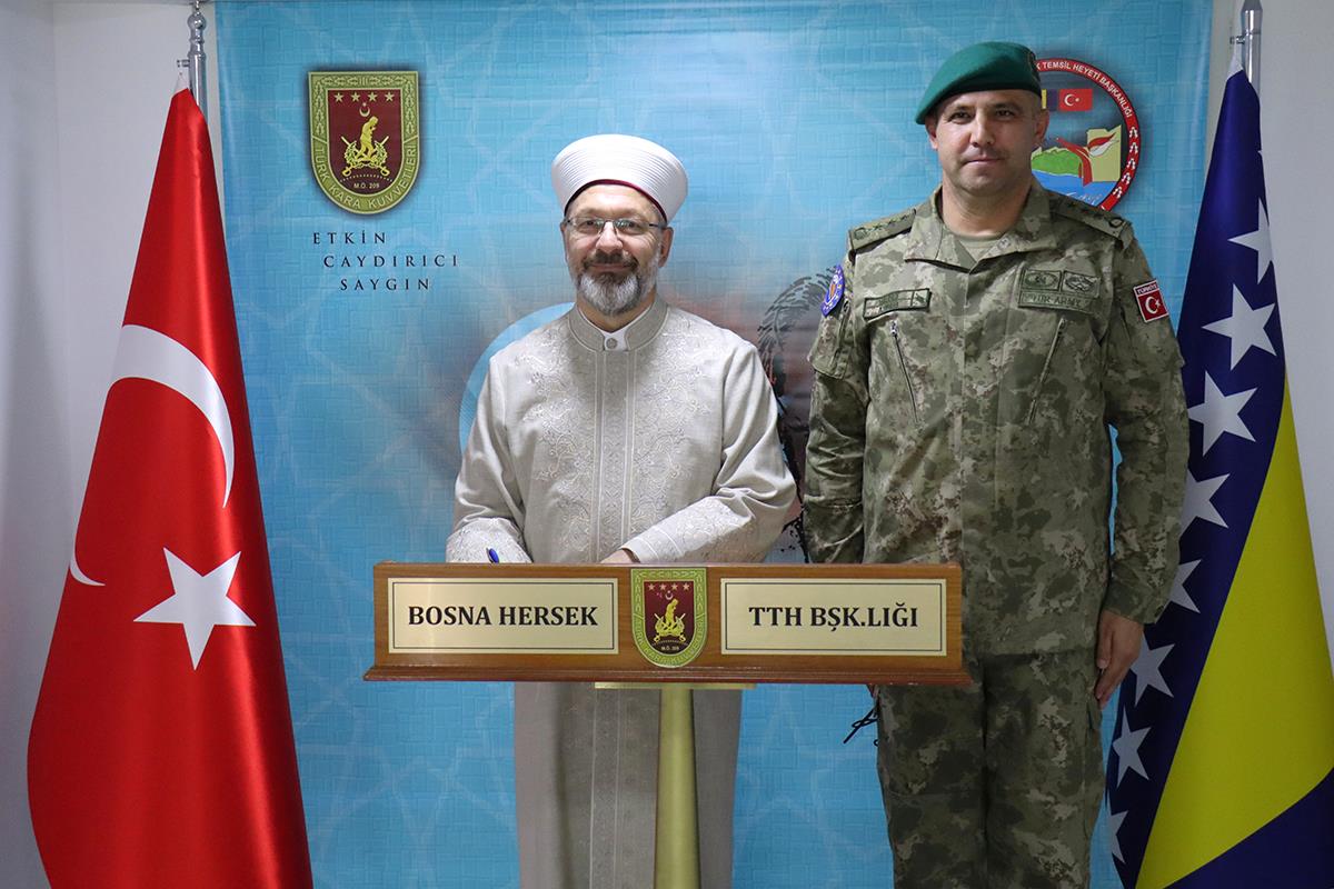 Başkan Erbaş, Bosna Hersek'te Eufor Türk Temsil Heyeti Başkanlığını Ziyaret Etti (3)